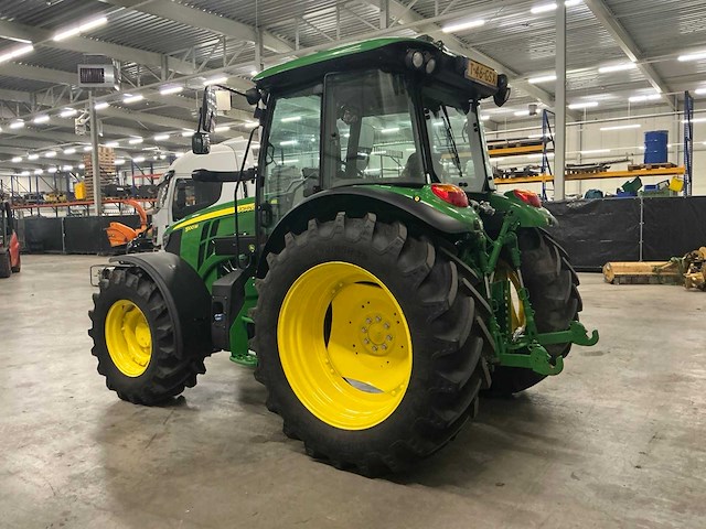 2025 john deere 5100m vierwielaangedreven landbouwtractor - afbeelding 14 van  17