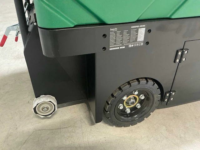 2025 jungwille jw1202 zelfrijdende veegmachine (8x) - afbeelding 8 van  25