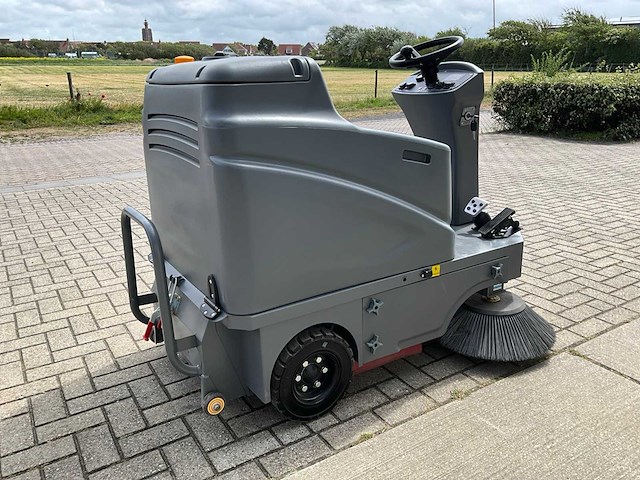 2025 kaster s 13 zelfrijdende veegmachine - afbeelding 6 van  12
