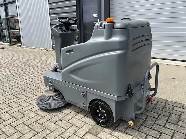 2025 kaster s 13 zelfrijdende veegmachine - afbeelding 7 van  12