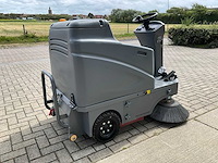 2025 kaster s 13 zelfrijdende veegmachine - afbeelding 6 van  12