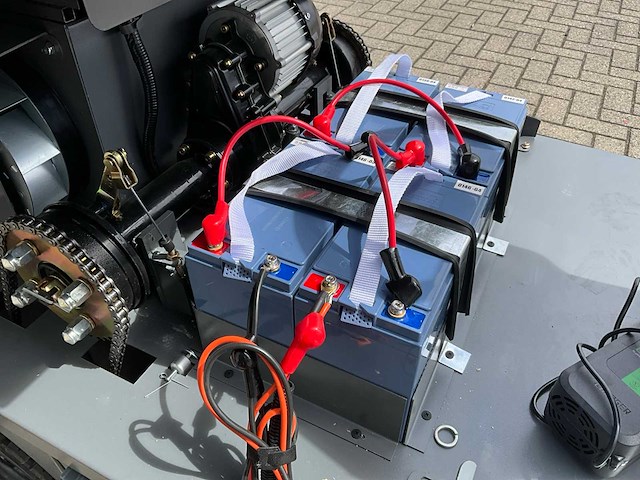 2025 kaster s 13 zelfrijdende veegmachine - afbeelding 11 van  12