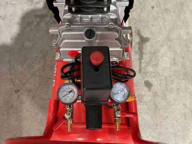 2025 kraftworld ac-50l luchtcompressor - afbeelding 3 van  15