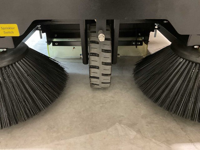 2025 kremer sweeper kryz54 zelfrijdende veegmachine - afbeelding 18 van  35