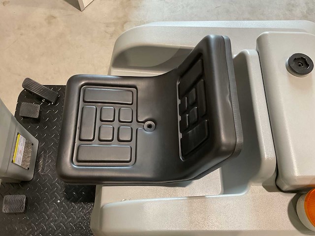 2025 kremer sweeper kryz54 zelfrijdende veegmachine - afbeelding 22 van  35