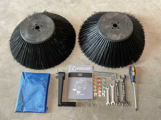 2025 kremer sweeper kryz54 zelfrijdende veegmachine - afbeelding 28 van  35