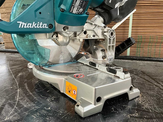 2025 makita dls600 accu afkortzaag - afbeelding 2 van  5