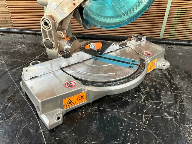 2025 makita dls600 accu afkortzaag - afbeelding 5 van  7