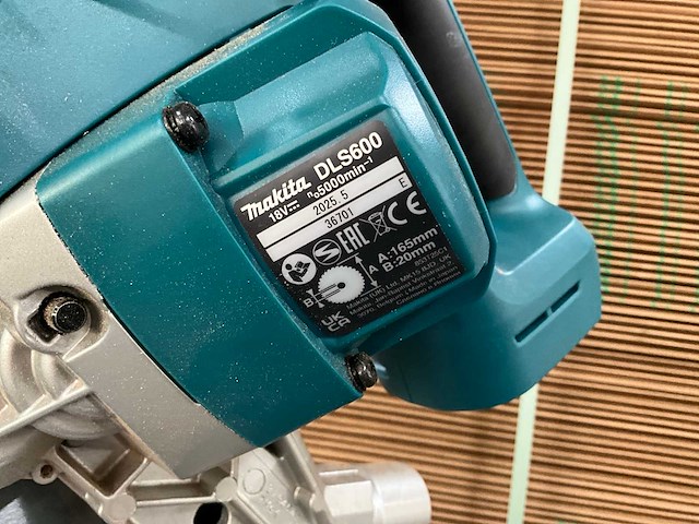 2025 makita dls600 accu afkortzaag - afbeelding 7 van  7