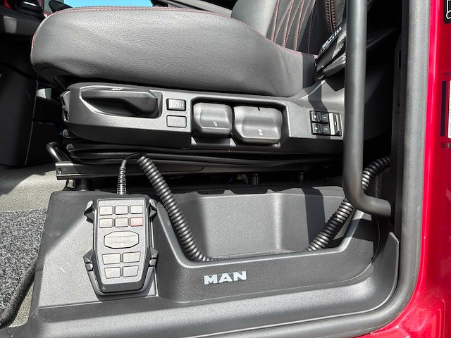 2025 man tgx 18.560 d30 power lion vrachtwagen, opleggertrekker - afbeelding 16 van  20