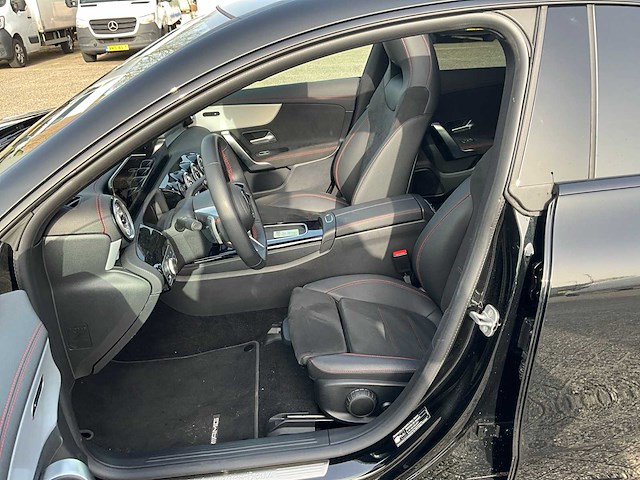 2025 mercedes-benz cla-klasse 250 e star edition amg line personenauto - afbeelding 9 van  30