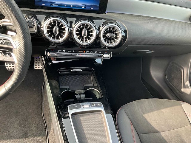 2025 mercedes-benz cla-klasse 250 e star edition amg line personenauto - afbeelding 15 van  30