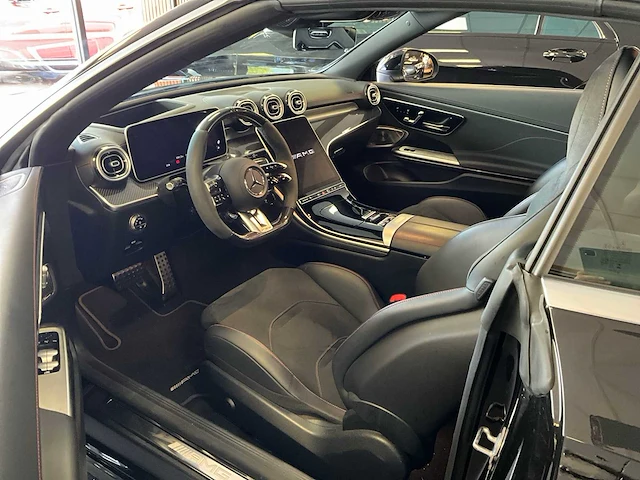 2025 mercedes-benz cle cabriolet amg 53 4matic+ personenauto - afbeelding 12 van  23