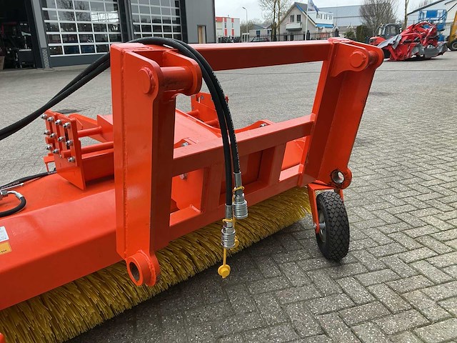 2025 metal-technik sweep 2.0m veegmachine - afbeelding 4 van  5