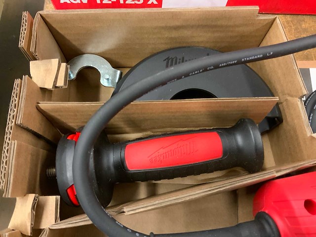 2025 milwaukee agv 12-125x haakse slijpmachine - afbeelding 5 van  5