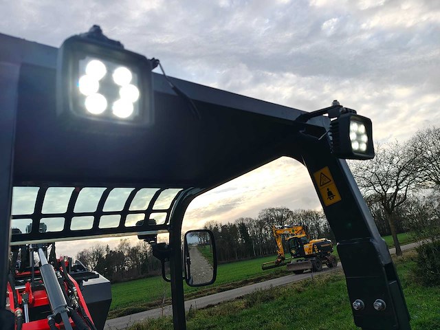 2025 miniloader 2500kg - afbeelding 27 van  52