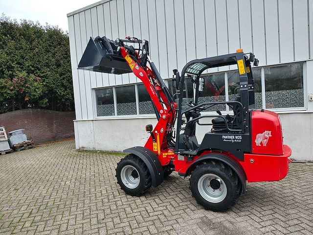 2025 miniloader 2500kg - afbeelding 47 van  52