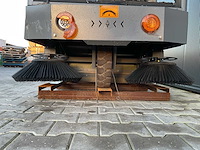2025 okg dy-1400dp straatveegmachine transport schade - afbeelding 4 van  13