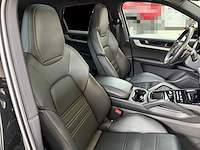2025 porsche cayenne s | luxury performance suv - afbeelding 15 van  32