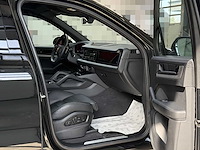 2025 porsche cayenne s | luxury performance suv - afbeelding 24 van  32