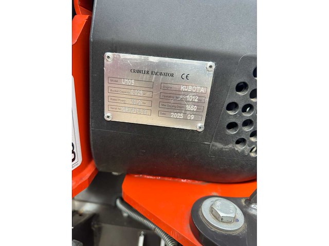 2025 powered-by-kubota u105 mini rups graafmachine - afbeelding 15 van  24