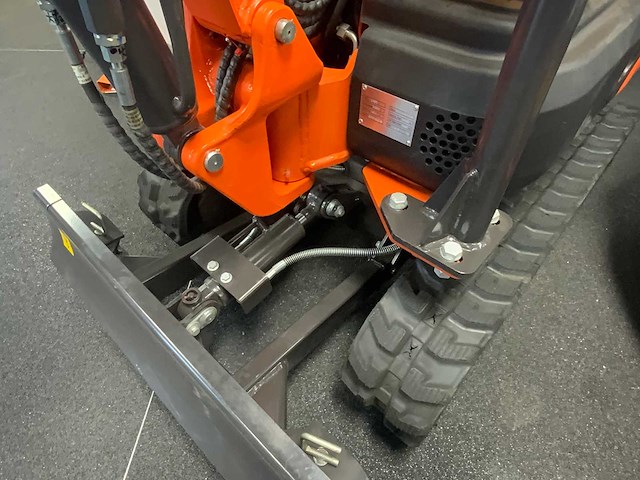 2025 powered-by-kubota u105 mini rups graafmachine - afbeelding 21 van  24