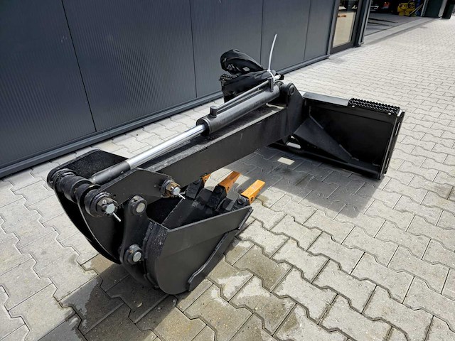 2025 rhino-cross backhoe arm graaf arm ten behoeve van schranklader - afbeelding 1 van  9