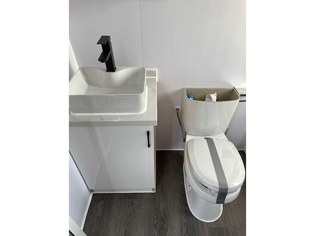 2025 rhino-cross-container 018541 40ft hq / 12 m containerwoning / container office unit - afbeelding 39 van  45