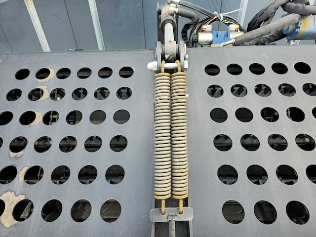 2025 rhino-cross landscape rake ten behoeve van shovel/schranklader - afbeelding 10 van  11