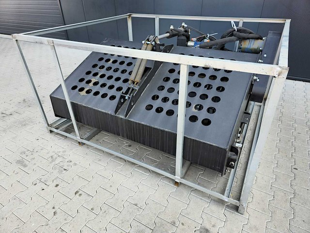 2025 rhino-cross landscape rake ten behoeve van shovel/schranklader - afbeelding 1 van  16