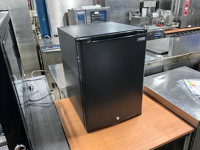 2025 saro mb 40u minibar - afbeelding 1 van  7