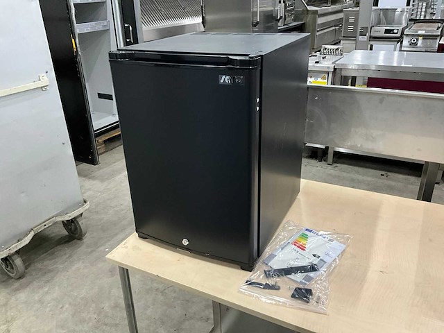 2025 saro mb 40u minibar - afbeelding 1 van  7