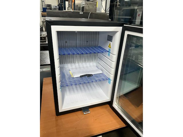 2025 saro mb 40ug minibar - afbeelding 2 van  4