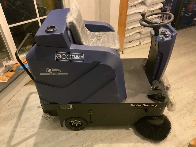 2025 sauber germany sweeper sb1101 zelfrijdende veegmachine - afbeelding 11 van  16