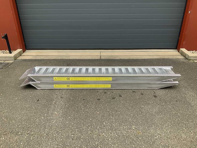 2025 set aluminium oprijplaat 6t - afbeelding 1 van  7