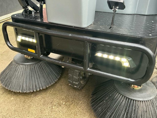 2025 stahlwelle e-800sw zelfrijdende veegmachine - afbeelding 10 van  22