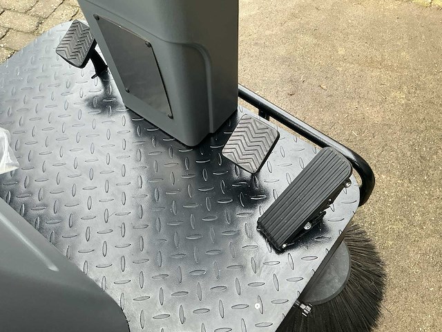 2025 stahlwelle e-800sw zelfrijdende veegmachine - afbeelding 11 van  22