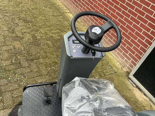 2025 stahlwelle e-800sw zelfrijdende veegmachine - afbeelding 14 van  22