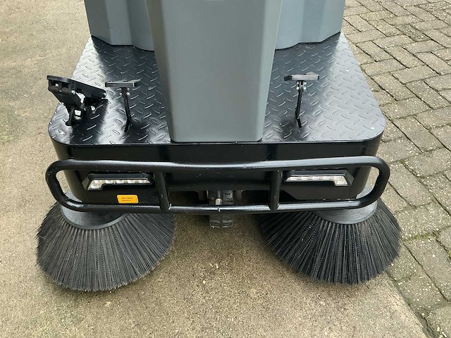 2025 stahlwelle e-800sw zelfrijdende veegmachine - afbeelding 9 van  22