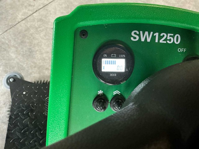 2025 stahlwerk sw1250 zelfrijdende veegmachine - afbeelding 6 van  16