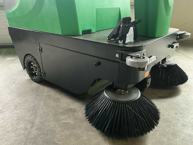 2025 stahlwerk sw1250 zelfrijdende veegmachine - afbeelding 15 van  16