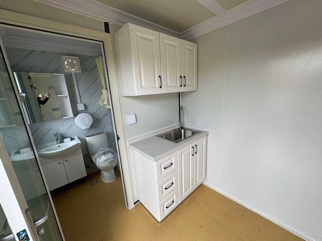 2025 stahlworks type d wit inclusief badkamer en keuken mobiele woonunit / tiny house - afbeelding 15 van  17