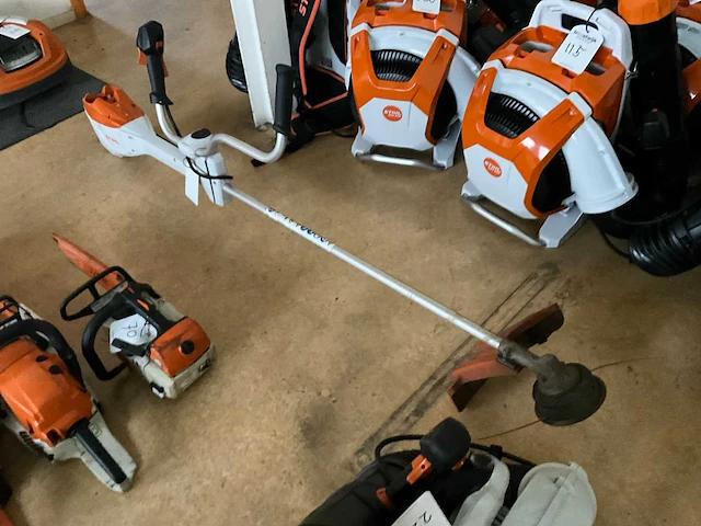 2025 stihl fsa 200 bosmaaier - afbeelding 2 van  9