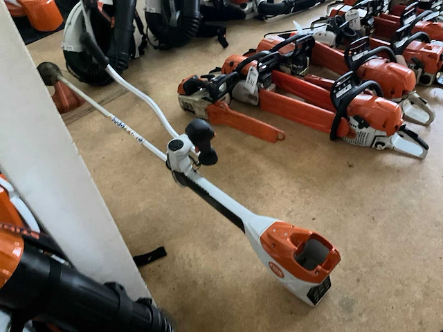 2025 stihl fsa 200 bosmaaier - afbeelding 4 van  9