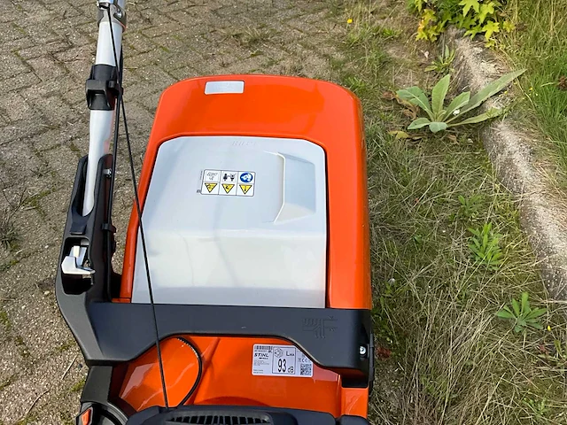 2025 stihl rm 443.3 grasmaaier - afbeelding 9 van  10