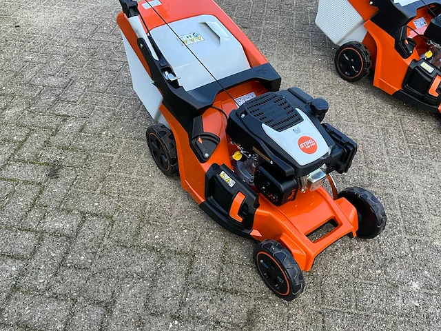 2025 stihl rm 443.3 grasmaaier - afbeelding 4 van  10