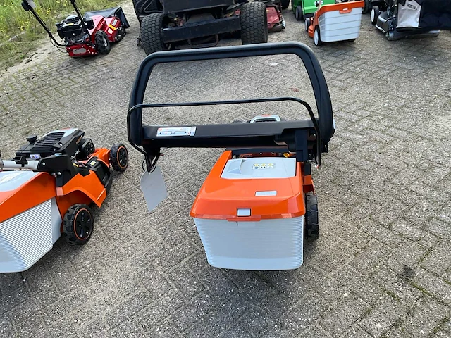 2025 stihl rm 443.3 grasmaaier - afbeelding 7 van  10