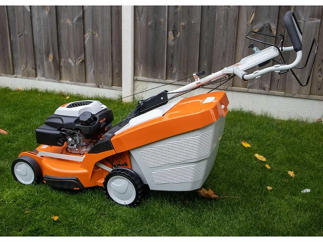 2025 stihl rm 655 v grasmaaier - afbeelding 1 van  4