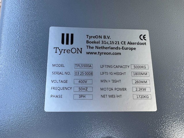 2025 tyreon tpl5500a - 4 koloms uitlijnhefbrug 5t met lucht hydraulische rolkrik (2,5t) en led rijbaanverlichting - afbeelding 8 van  16