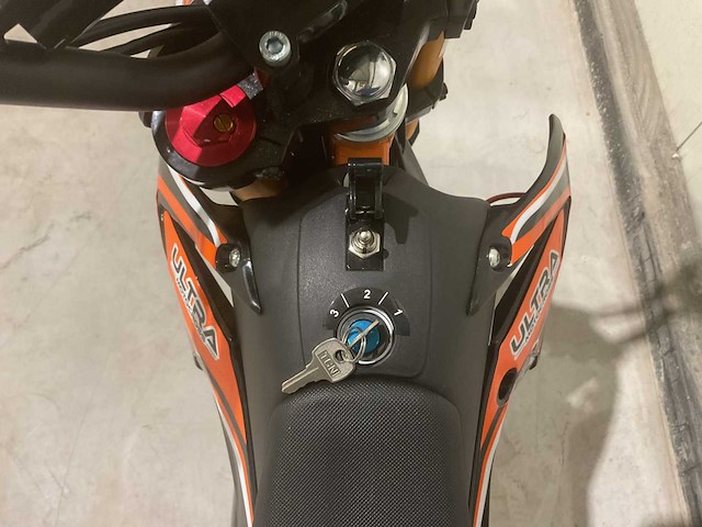 2025 ultra motocross ilx1500 elektrische crossmotor oranje - afbeelding 8 van  10